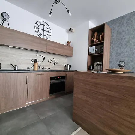 Q Gold - 3 Pokoje, Garaż, Klimatyzacja, Netflix * Łódź