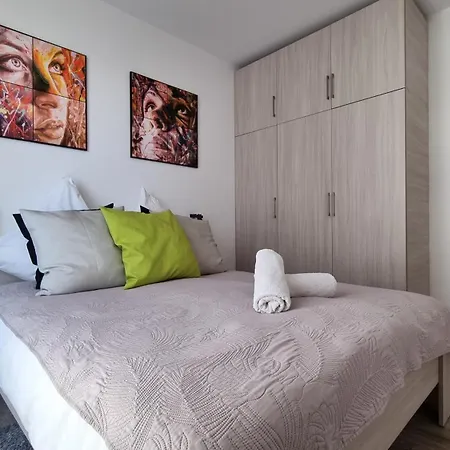 Q Gold - 3 Pokoje, Garaż, Klimatyzacja, Netflix * Łódź