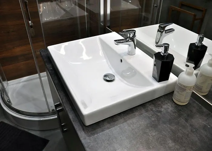 Q Gold- 3 Pokojowy Klimatyzowany Przy Manufakturze Z Garazem Gratis, Fv * 罗兹