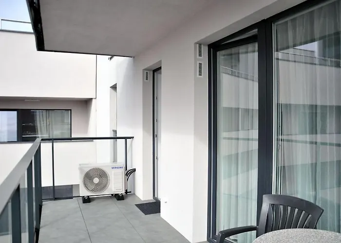 Q Gold- 3 Pokojowy Klimatyzowany Przy Manufakturze Z Garazem Gratis, Fv