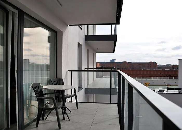 Q Gold- 3 Pokojowy Klimatyzowany Przy Manufakturze Z Garazem Gratis, Fv