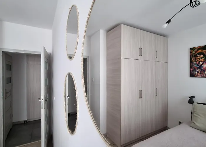 Q Gold- 3 Pokojowy Klimatyzowany Przy Manufakturze Z Garazem Gratis, Fv