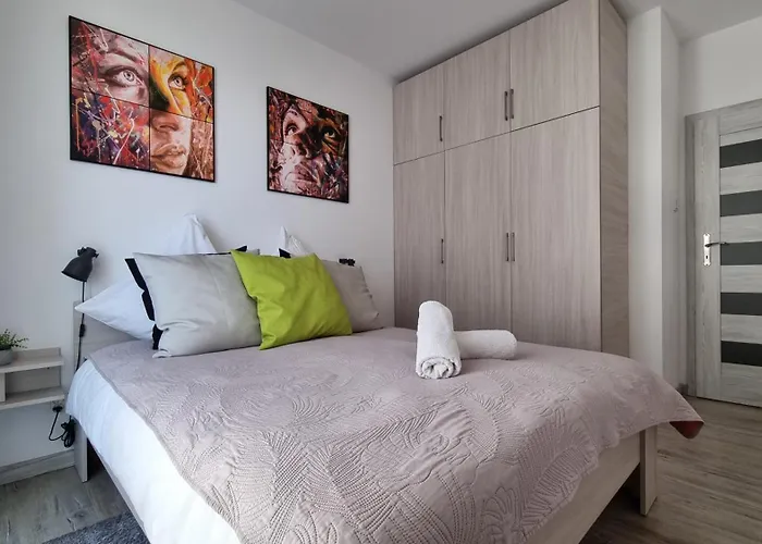 Q Gold- 3 Pokojowy Klimatyzowany Przy Manufakturze Z Garazem Gratis, Fv * 罗兹